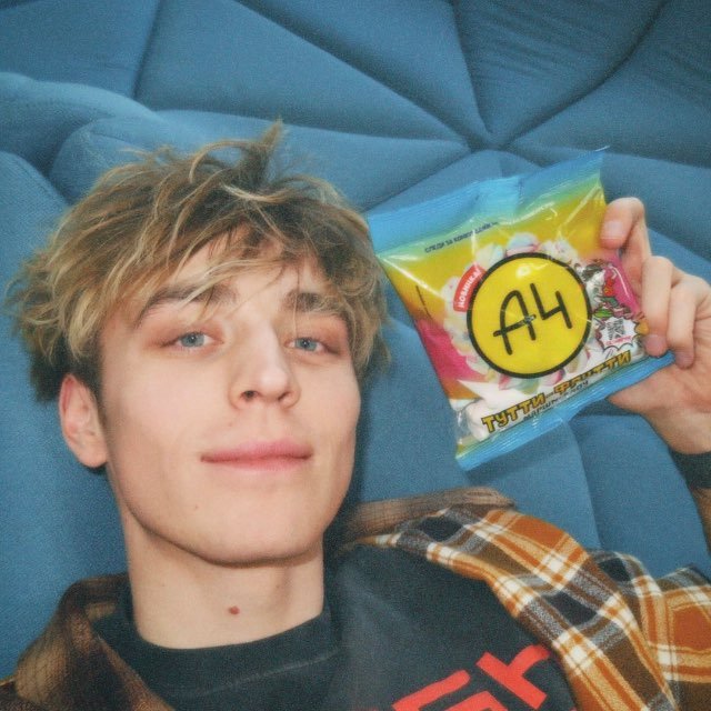 Влад Бумага A4 — тг канал